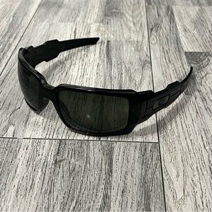 Oakley Oil Drum Men's Sunglasses in Glossy Black Made in USA